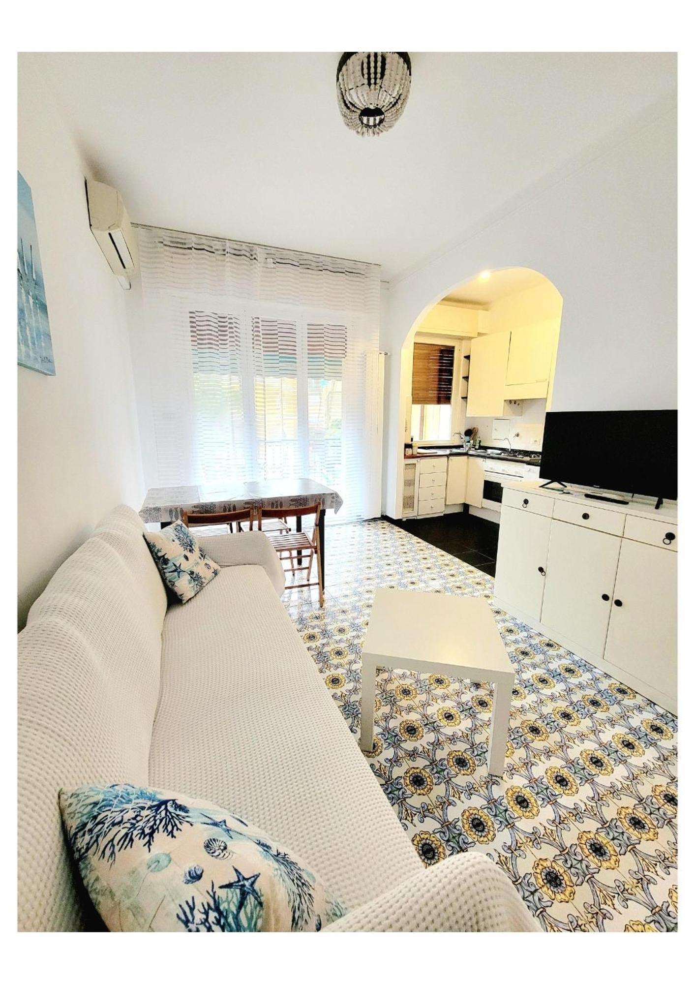 Apartment Sail Away
