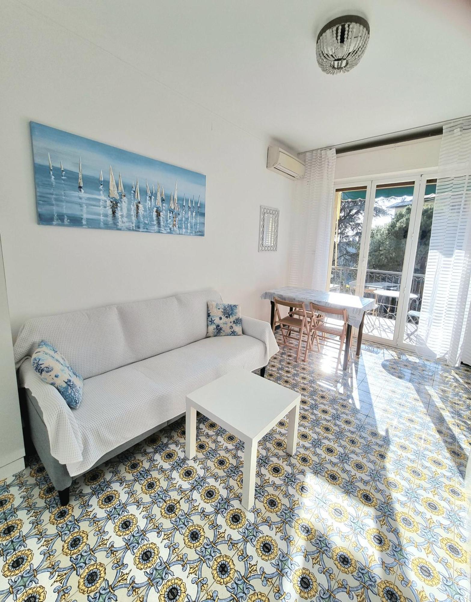 Apartment Sail Away *